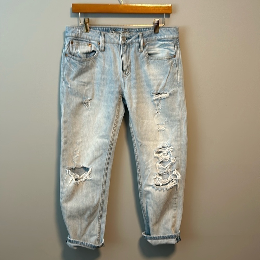 American Eagle Light Wash Distressed Boho Festival Boyfriend Jeans Size 4